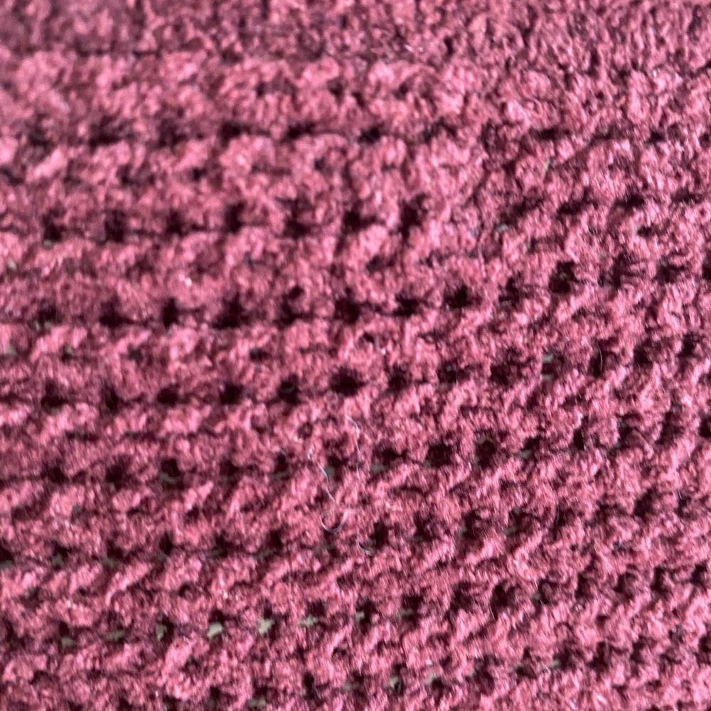 AE Basic Maroon Sweater - Picture 4 of 4